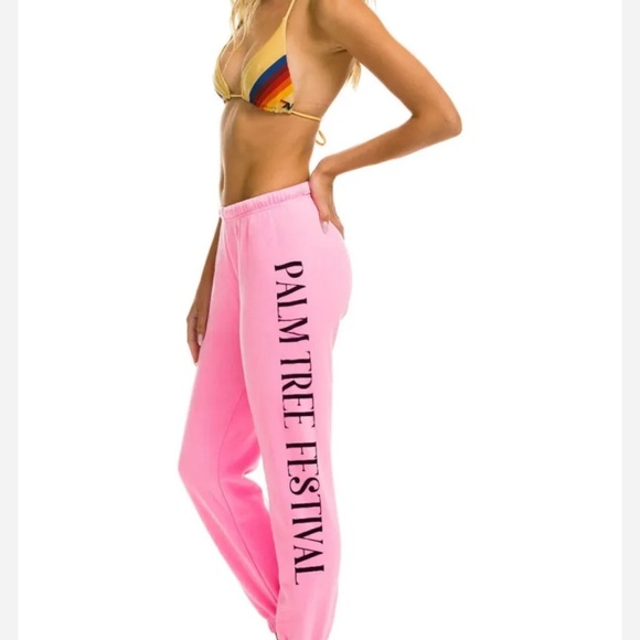 AVIATOR NATION
PALM TREE HAMPTONS 2023 SWEATPANTS - NEON PINK - Picture 2 of 11